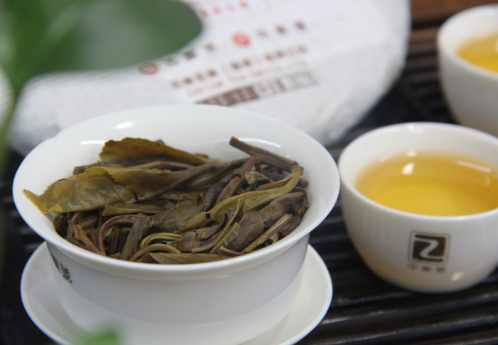 易武弯弓普洱茶 2016中乐号弯弓古树茶  100g